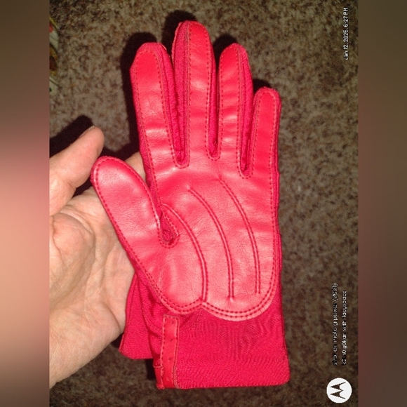 Vintage Hands Beautiful by Aris Isotoner Driving / Warm Up Gloves - Picture 3 of 8